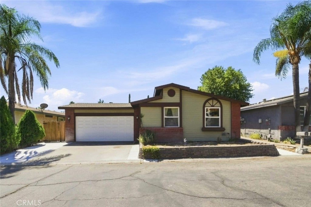 31977 Quartz Lane