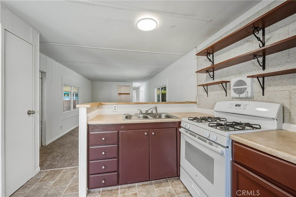 5890 E Highway 20 16
