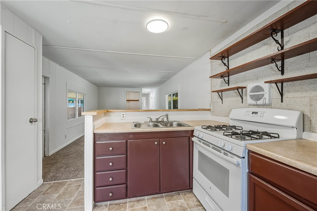 5890 E Highway 20 16