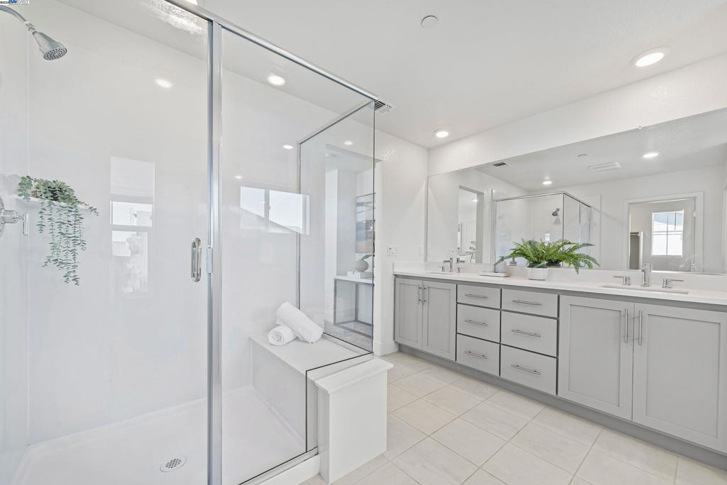 BRIDEWAY - Residential