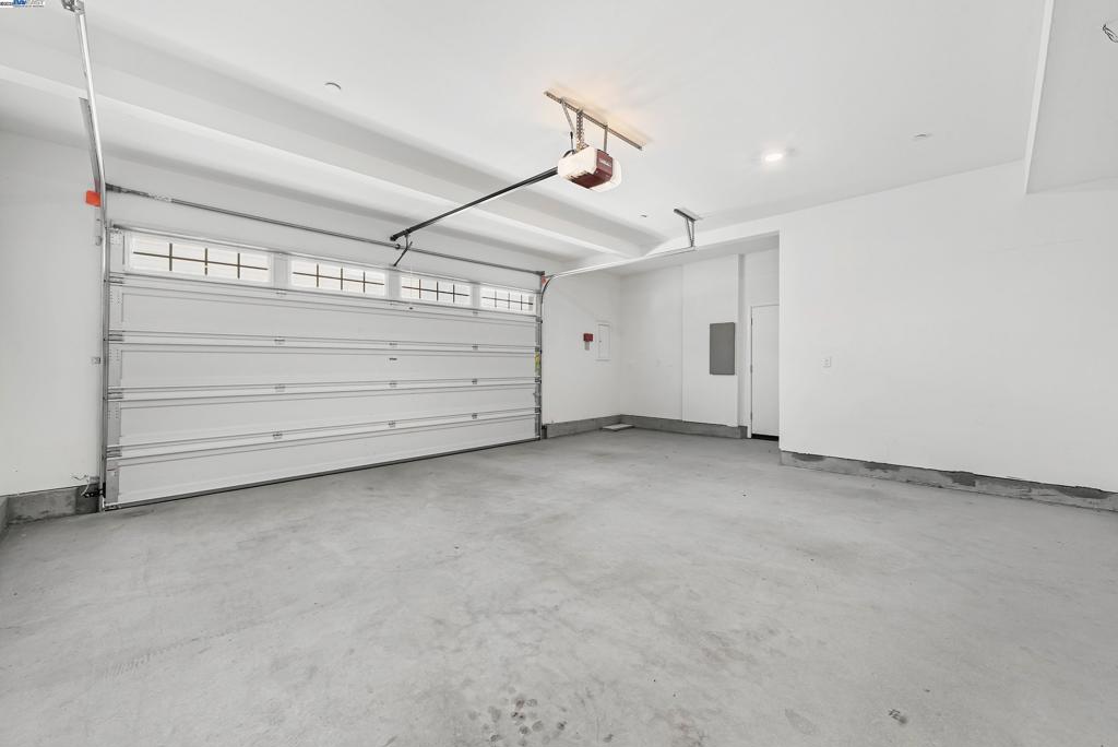 BRIDEWAY - Residential