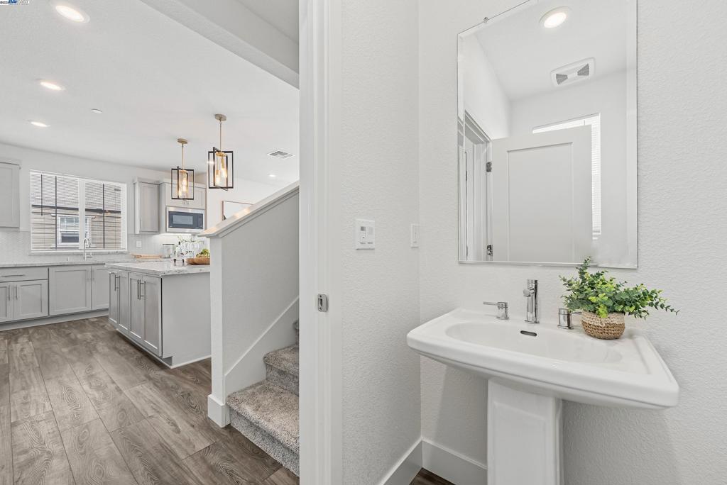 BRIDEWAY - Residential