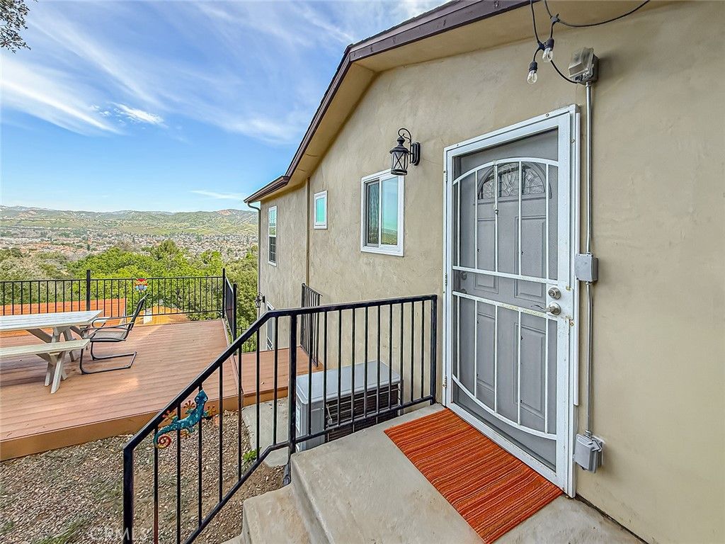 Photo of 1059 Alta Vista, Simi Valley, CA 93063 (MLS # SR26045077)