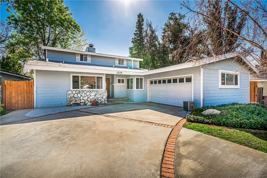 Charming 4-bedroom, 4-bath residence in Woodland Hills
This well-maintained home offers 4 spacious bedrooms and 4 full bathrooms across 2,308 sq ft of living space. It sits on a comfortable lot of approximately 6,900 sq ft — large enough for privacy and outdoor space. Comfortable, functional living spaces Inside, you’ll find generous common areas: a kitchen with modern amenities (including a dishwasher and built-in laundry hookups), a living/dining area ideal for family living or entertaining. The layout and size help balance private and shared space: several bedrooms and bathrooms on the first floor, plus a master suite upstairs for added privacy. The house’s conventional architectural style and established construction give it a stable, timeless feel in a well-regarded neighborhood (Woodland Hills, CA). With four bathrooms and four bedrooms, the home offers flexibility for families, working professionals, guests, or a home-office setup.