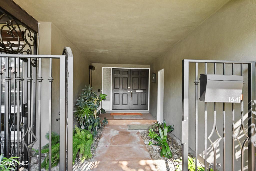 Photo of 1641 Trafalgar Place, Westlake Village, CA 91361 (MLS # 225003673)