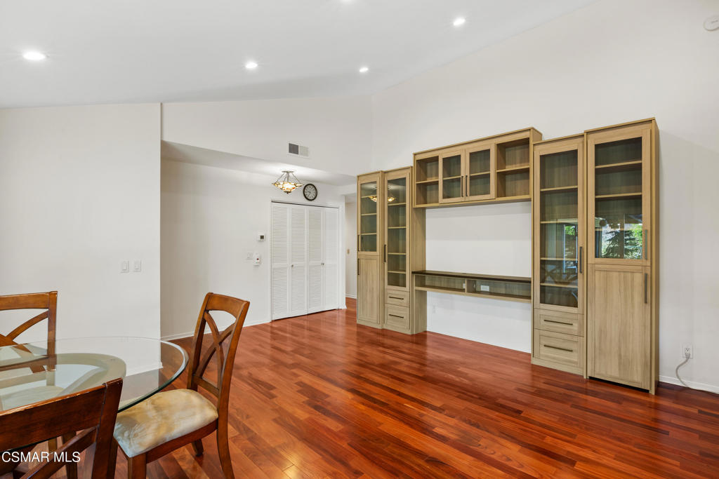 Foxmoor-706 - 706 - Residential