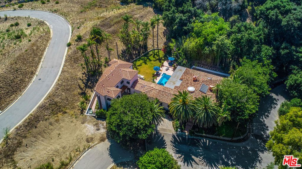 Photo of 9696 Antelope Road, Beverly Hills, CA 90210 (MLS # 25616501)