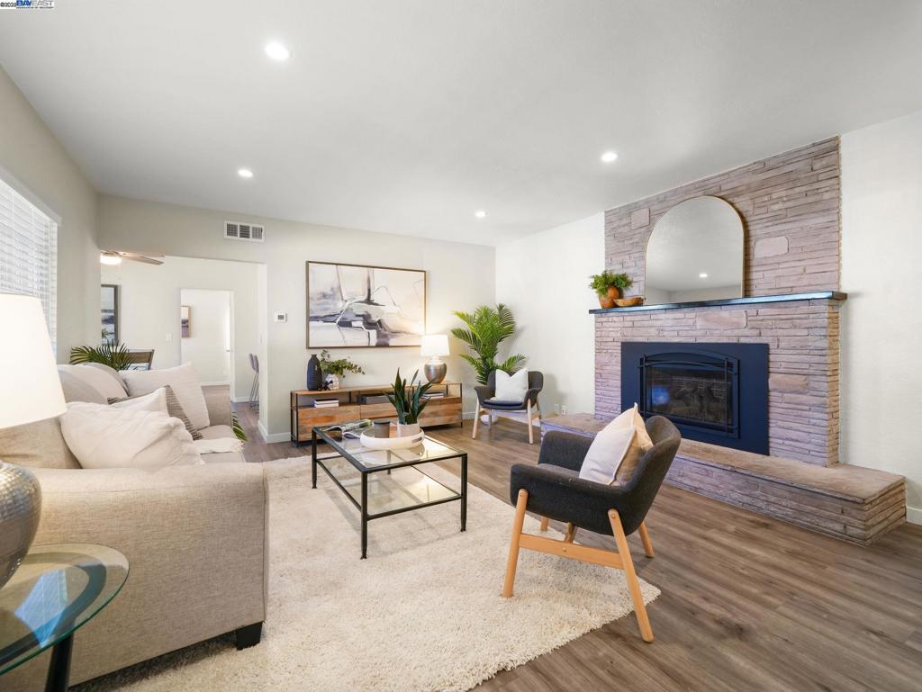 CASTRO VALLEY - Residential