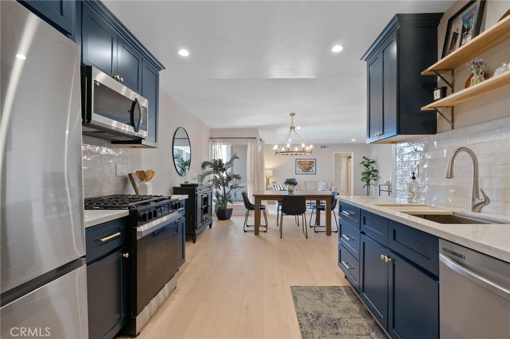 10707 Camarillo Street 314