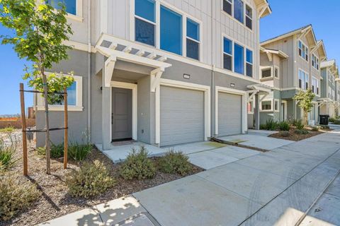 Photo of 141 Skyline Vista Way, Watsonville, CA 95076 (MLS # ML82047554)