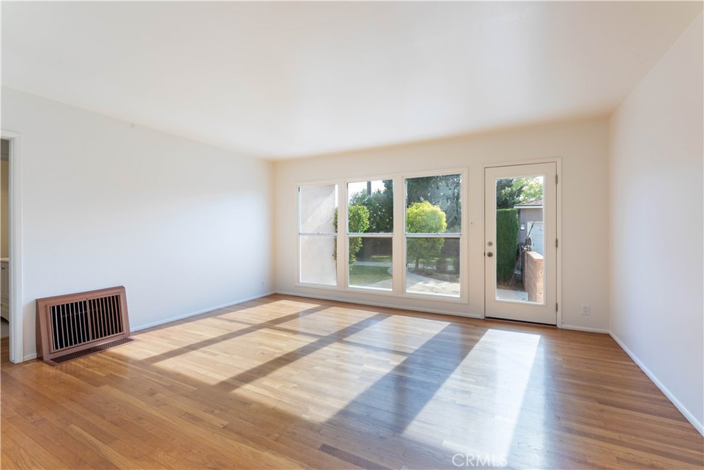 5032 Verdura Avenue