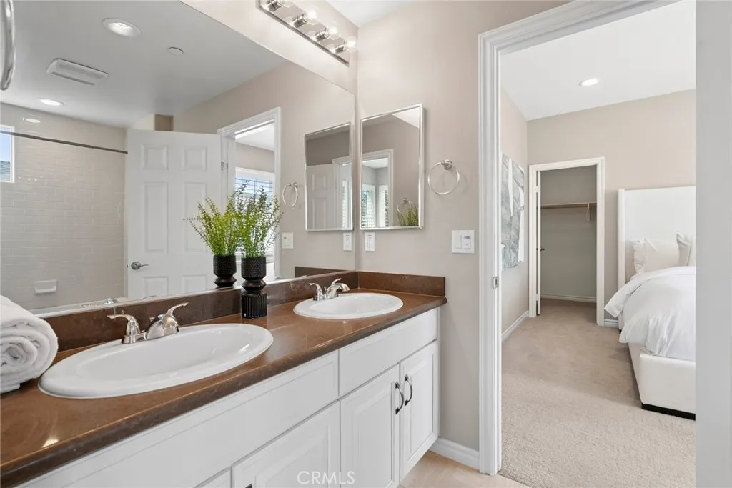 Irvine, California 92618, United States, 4 Bedrooms Bedrooms, ,3 BathroomsBathrooms,Residential,Active,197552