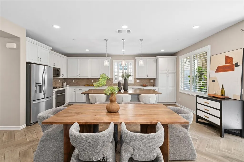 Irvine, California 92618, United States, 4 Bedrooms Bedrooms, ,3 BathroomsBathrooms,Residential,Active,197552