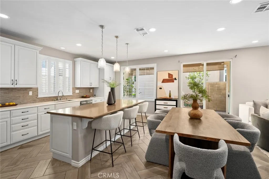 Irvine, California 92618, United States, 4 Bedrooms Bedrooms, ,3 BathroomsBathrooms,Residential,Active,197552