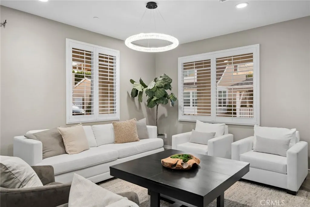 Irvine, California 92618, United States, 4 Bedrooms Bedrooms, ,3 BathroomsBathrooms,Residential,Active,197552