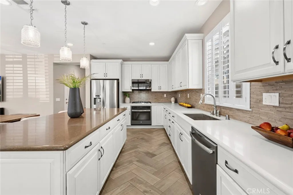 Irvine, California 92618, United States, 4 Bedrooms Bedrooms, ,3 BathroomsBathrooms,Residential,Active,197552