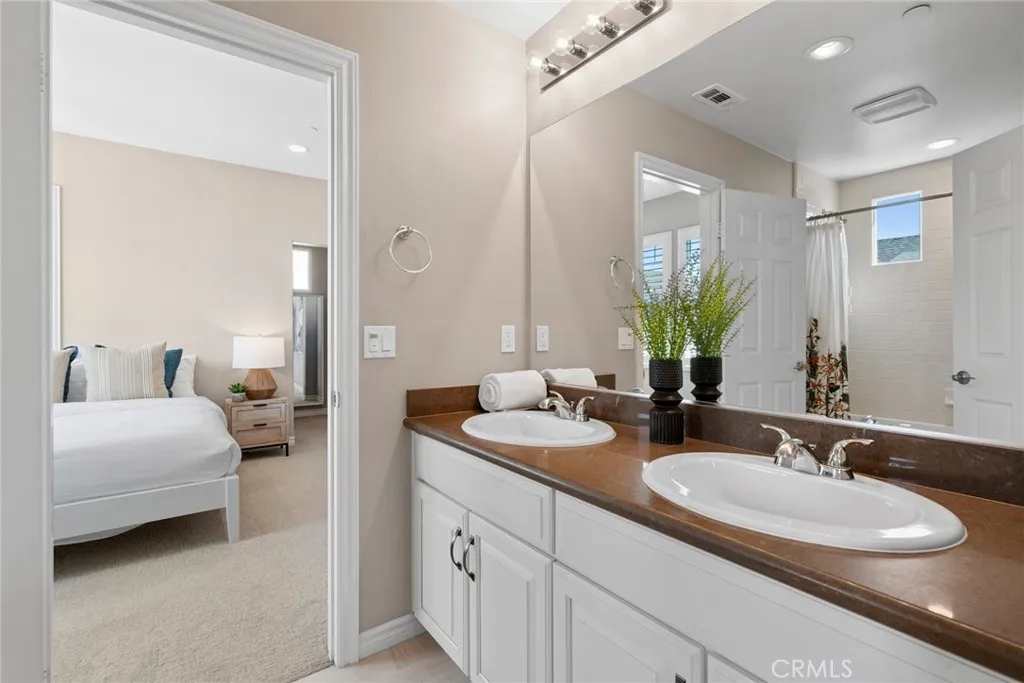 Irvine, California 92618, United States, 4 Bedrooms Bedrooms, ,3 BathroomsBathrooms,Residential,Active,197552