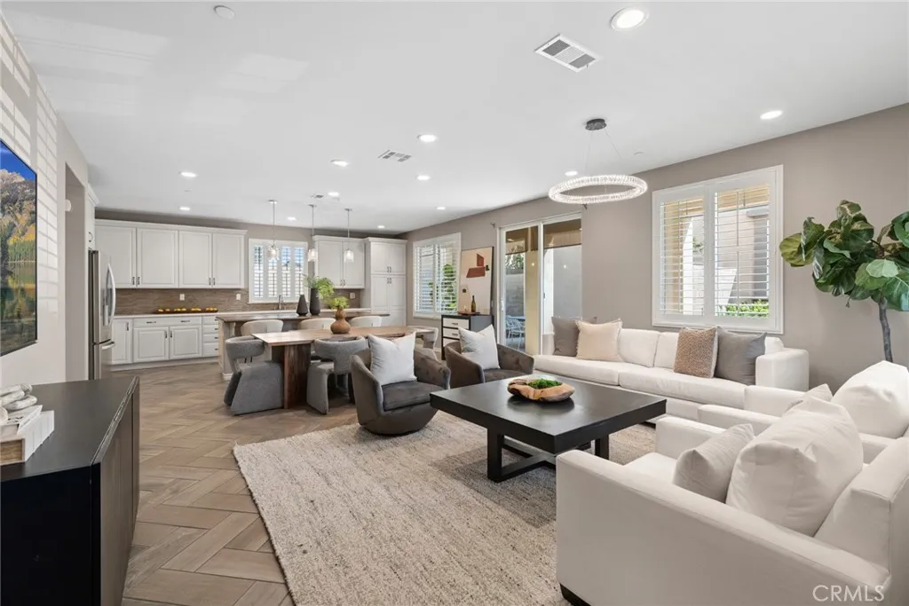 Irvine, California 92618, United States, 4 Bedrooms Bedrooms, ,3 BathroomsBathrooms,Residential,Active,197552