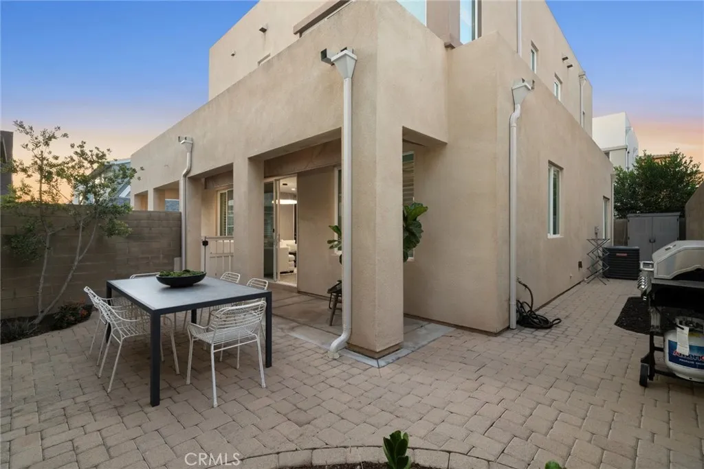 Irvine, California 92618, United States, 4 Bedrooms Bedrooms, ,3 BathroomsBathrooms,Residential,Active,197552