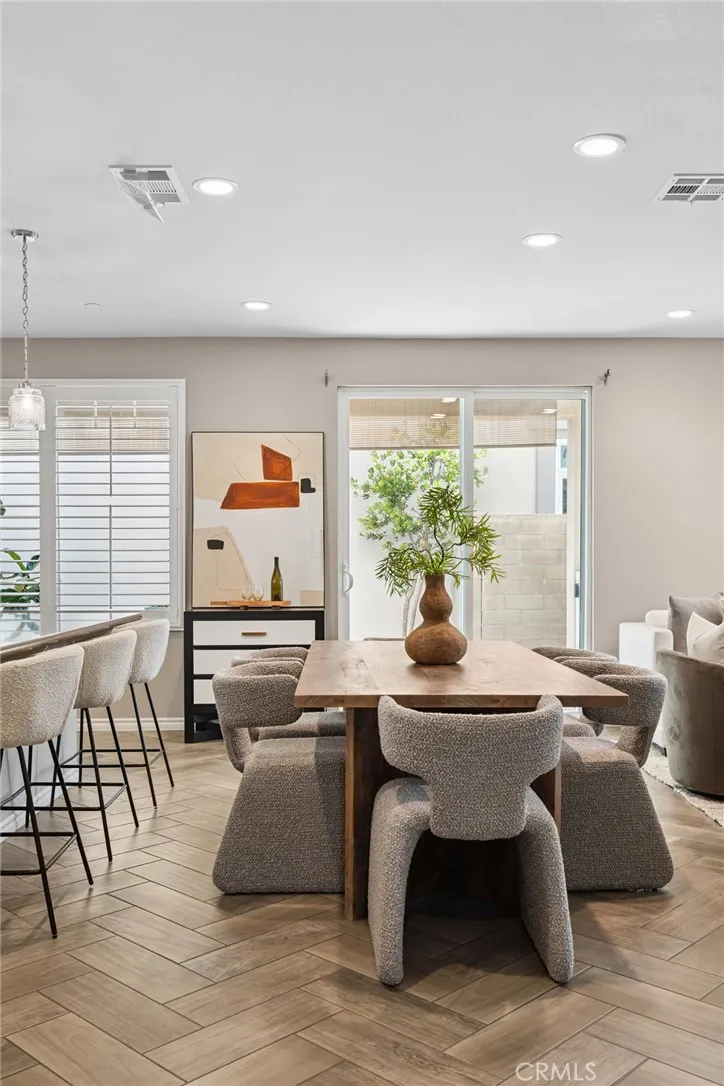 Irvine, California 92618, United States, 4 Bedrooms Bedrooms, ,3 BathroomsBathrooms,Residential,Active,197552