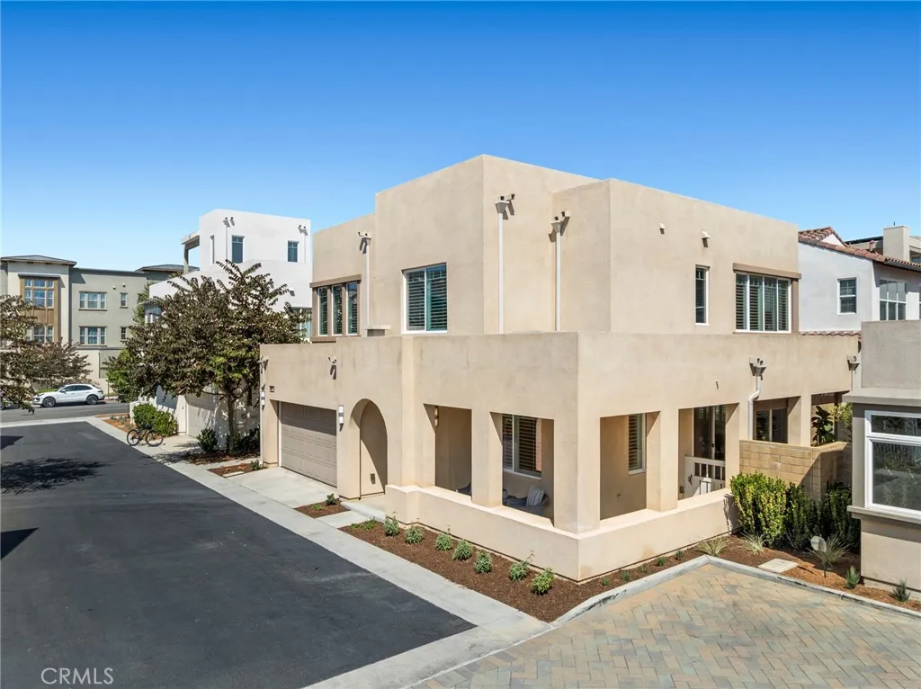 Irvine, California 92618, United States, 4 Bedrooms Bedrooms, ,3 BathroomsBathrooms,Residential,Active,197552