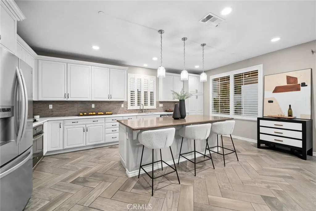 Irvine, California 92618, United States, 4 Bedrooms Bedrooms, ,3 BathroomsBathrooms,Residential,Active,197552