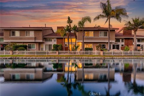 Photo of 7826 Sailboat Cir #20, Huntington Beach, CA 92648 (MLS # OC25248766)