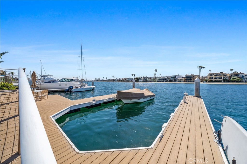 5585 E Corso Di Napoli