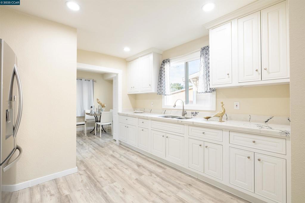 OAKLAND - Residential