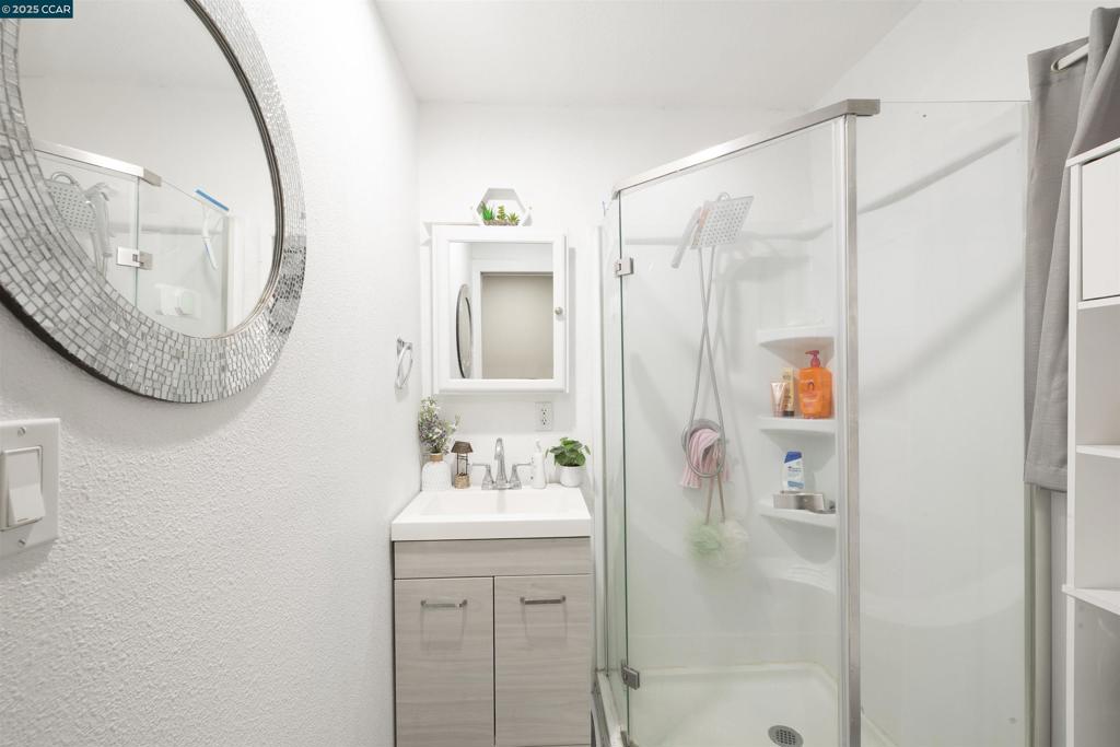 OAKLAND - Residential