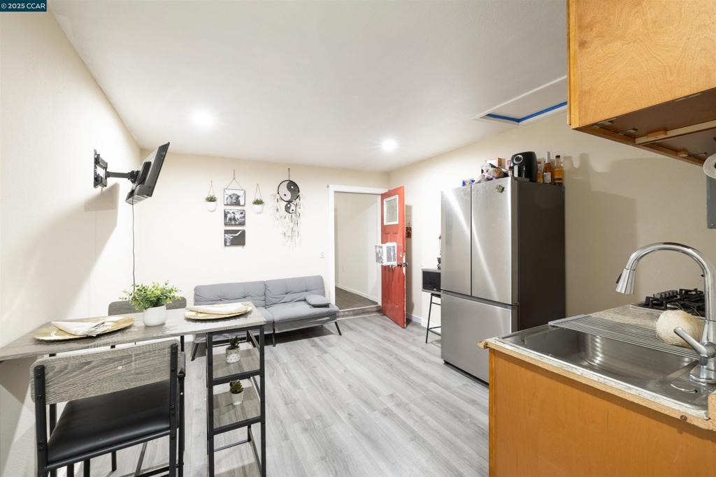 OAKLAND - Residential