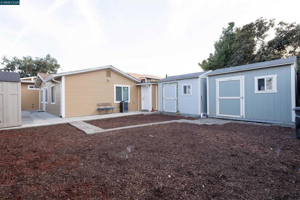 OAKLAND - Residential