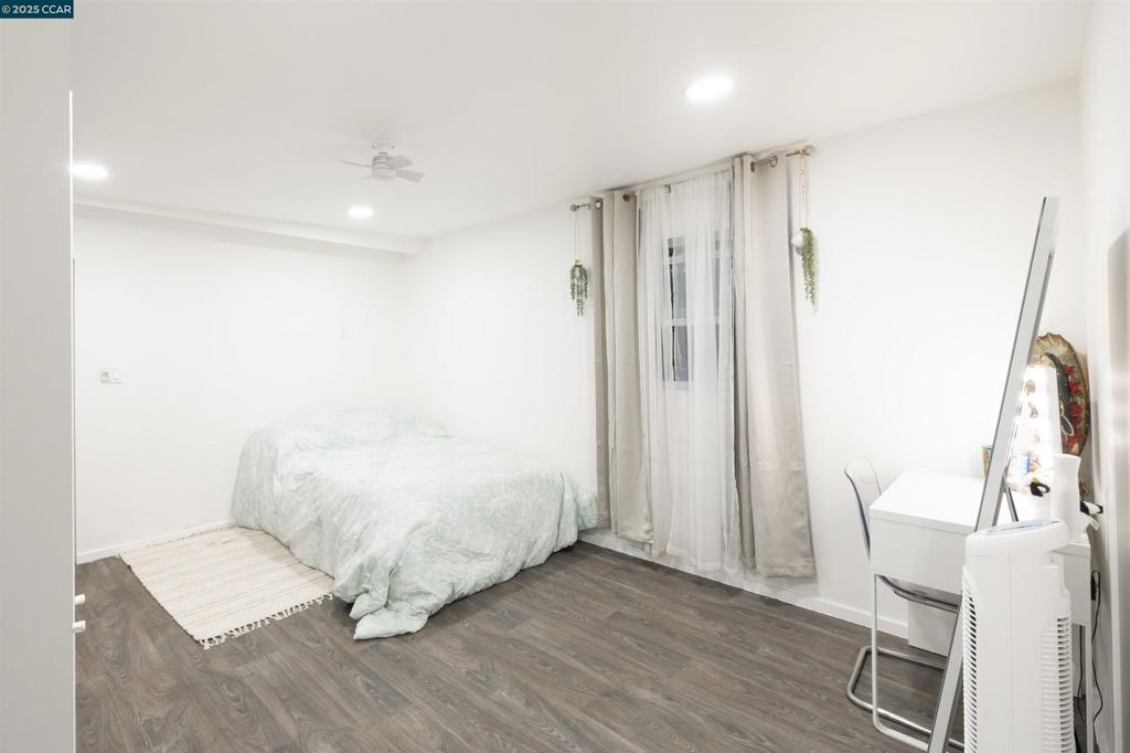 OAKLAND - Residential