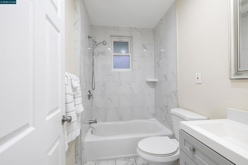 OAKLAND - Residential