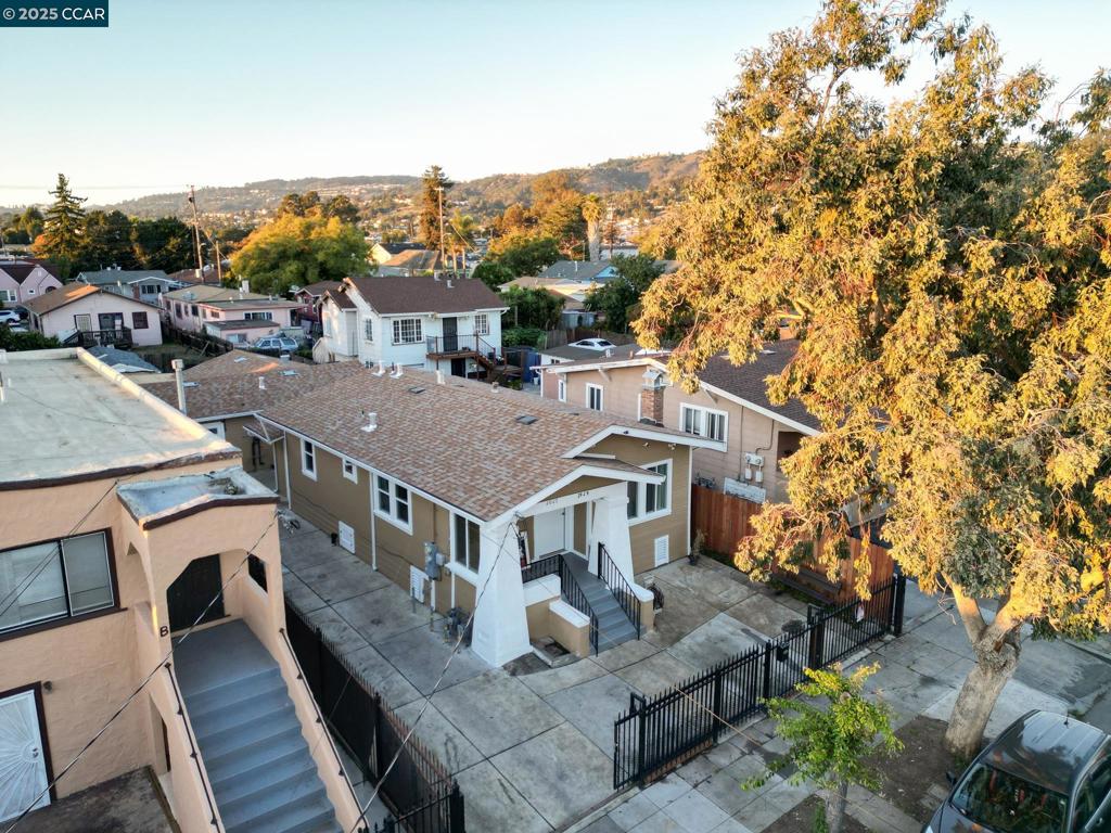 OAKLAND - Residential