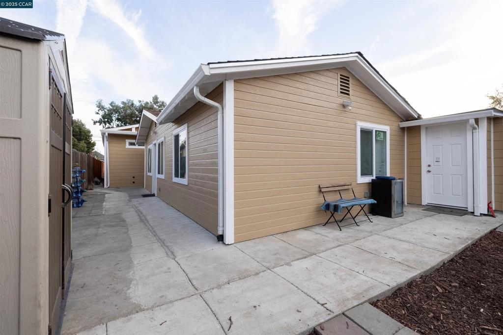 OAKLAND - Residential