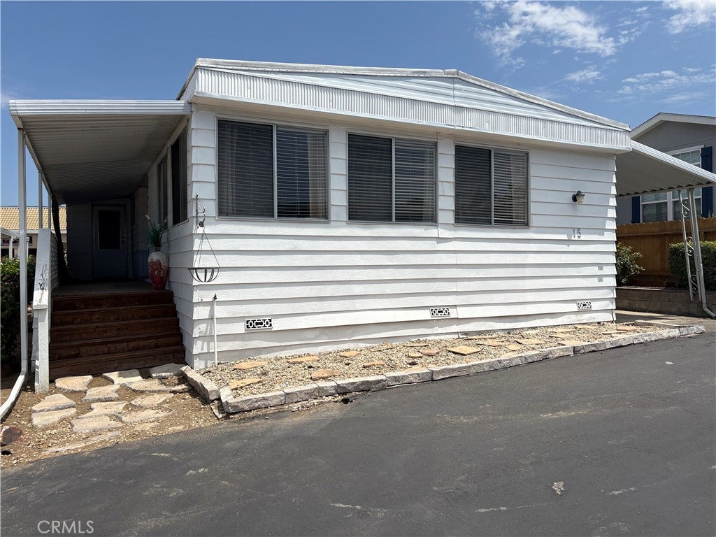 718 Sycamore Avenue 15