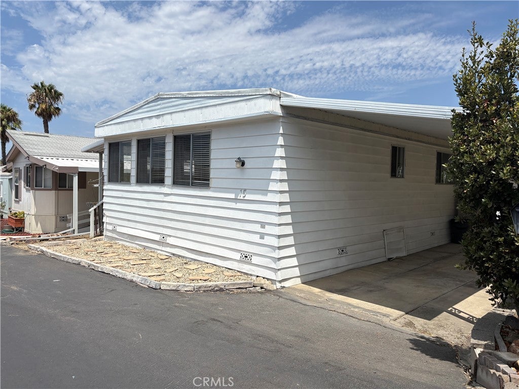 718 Sycamore Avenue 15