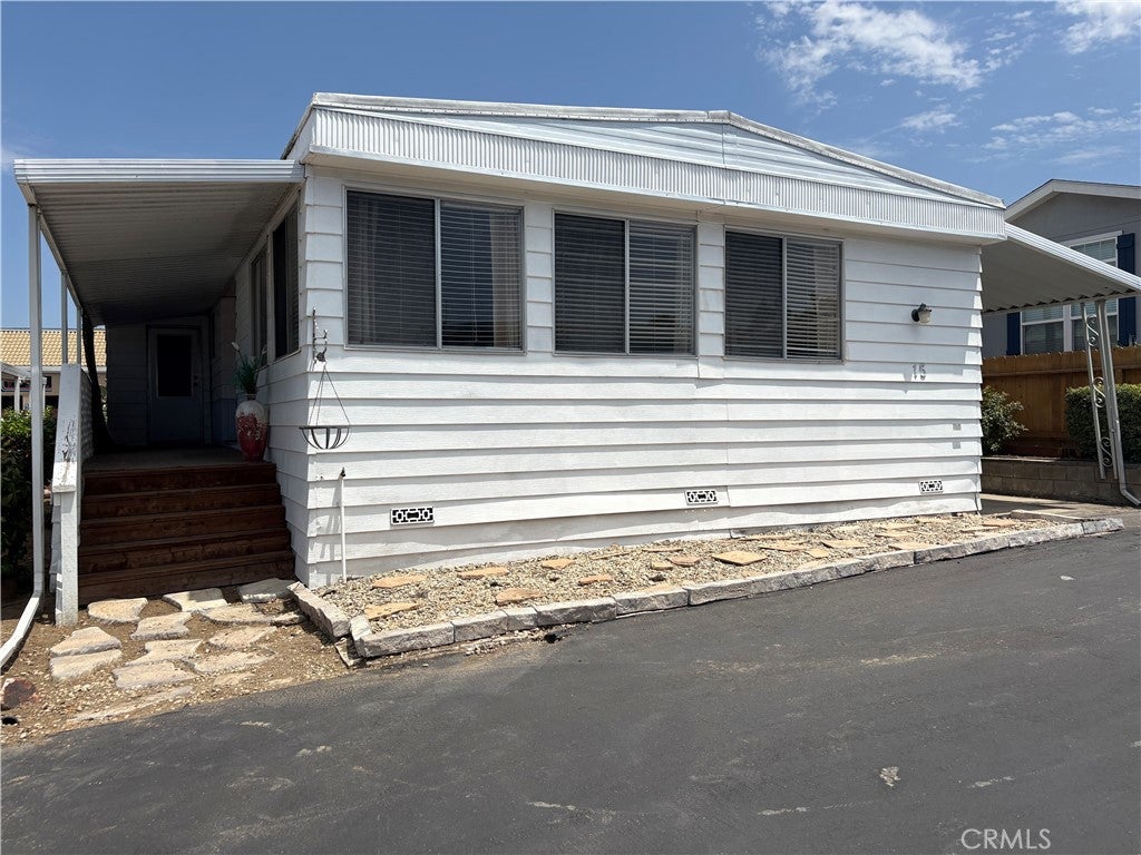 718 Sycamore Avenue 15