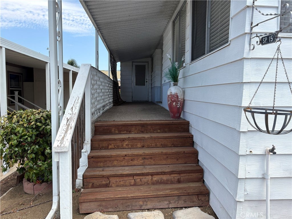 718 Sycamore Avenue 15