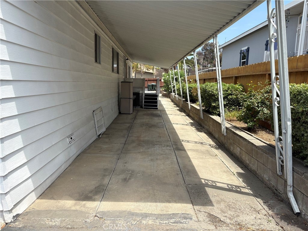 718 Sycamore Avenue 15