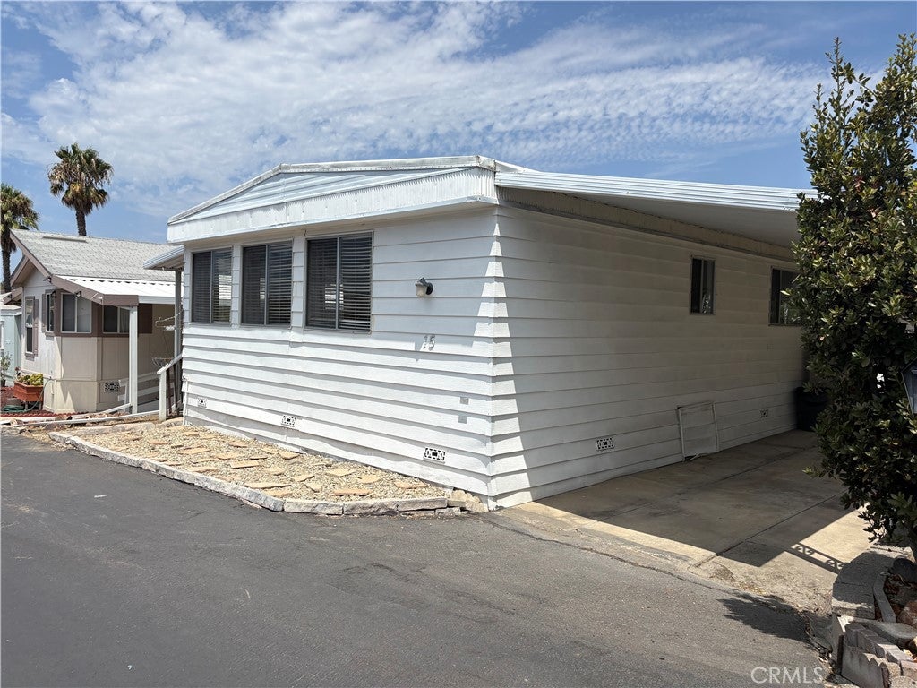 718 Sycamore Avenue 15