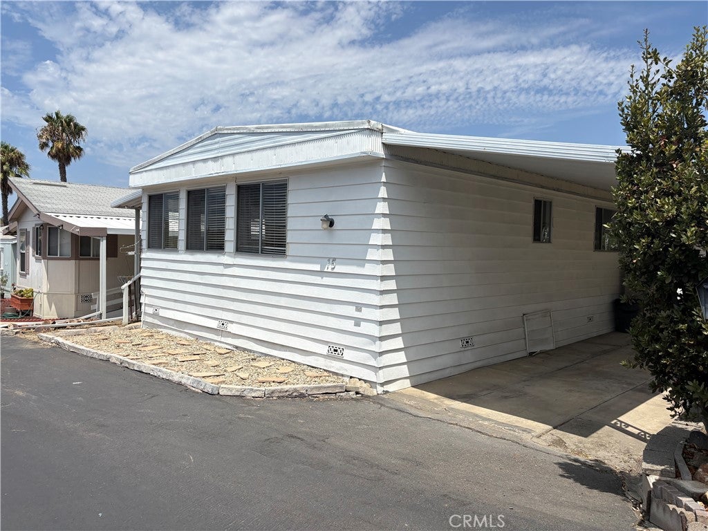 718 Sycamore Avenue 15