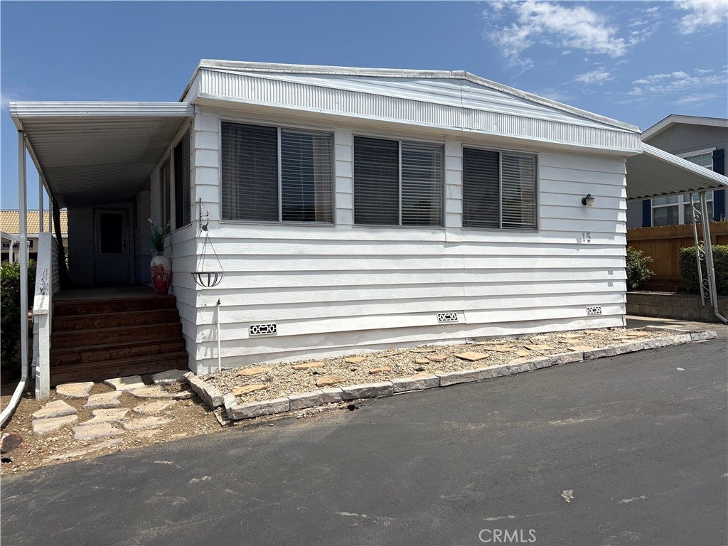 718 Sycamore Avenue 15