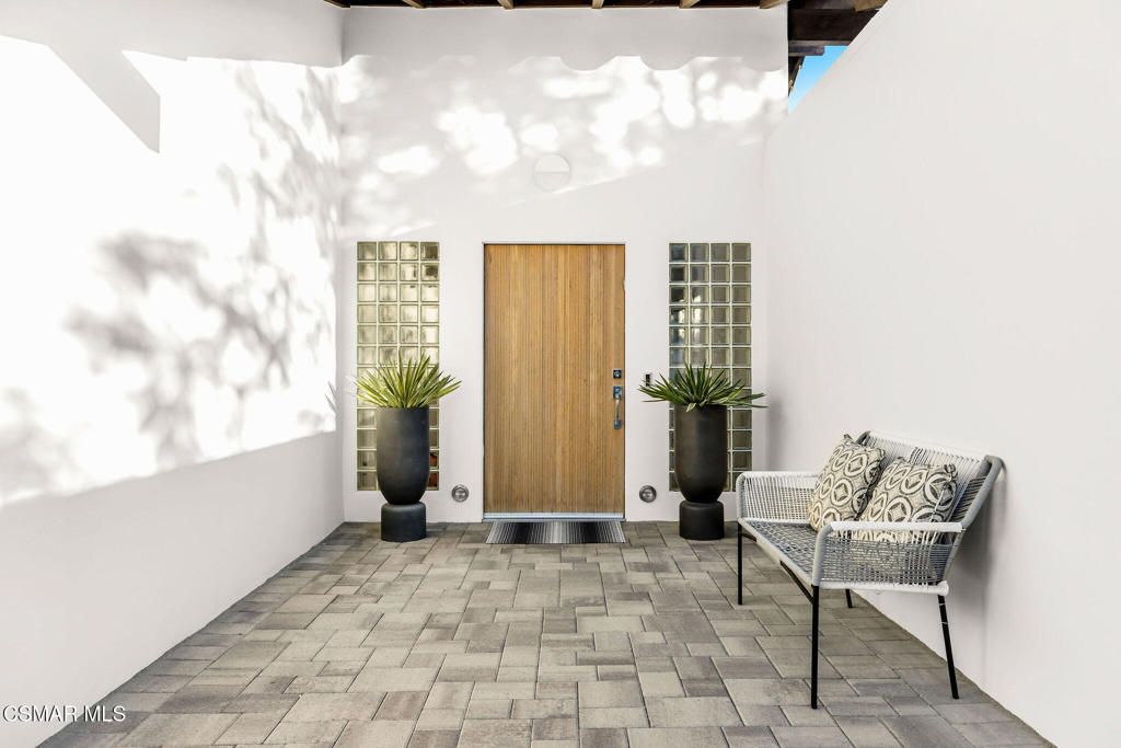 Photo of 4516 Knightsgate Road, Westlake Village, CA 91361 (MLS # 225005556)