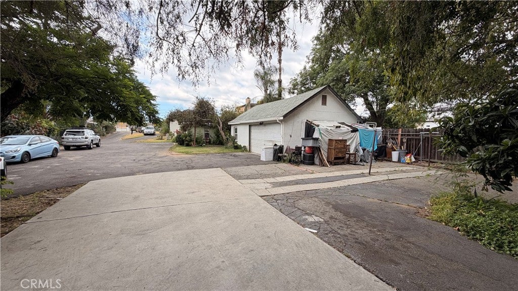 8805 E Live Oak St