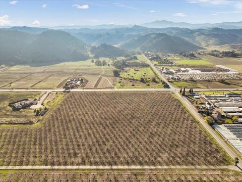 Photo of 623 San Bruno Avenue, Morgan Hill, CA 95037 (MLS # ML82031606)