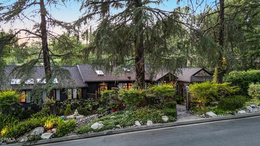 Photo of 4953 Alta Canyada Road, La Canada Flintridge, CA 91011 (MLS # P1-26420)