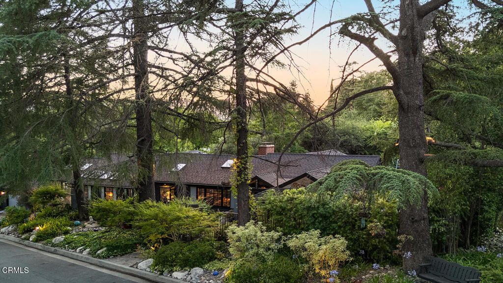 Photo of 4953 Alta Canyada Road, La Canada Flintridge, CA 91011 (MLS # P1-26420)