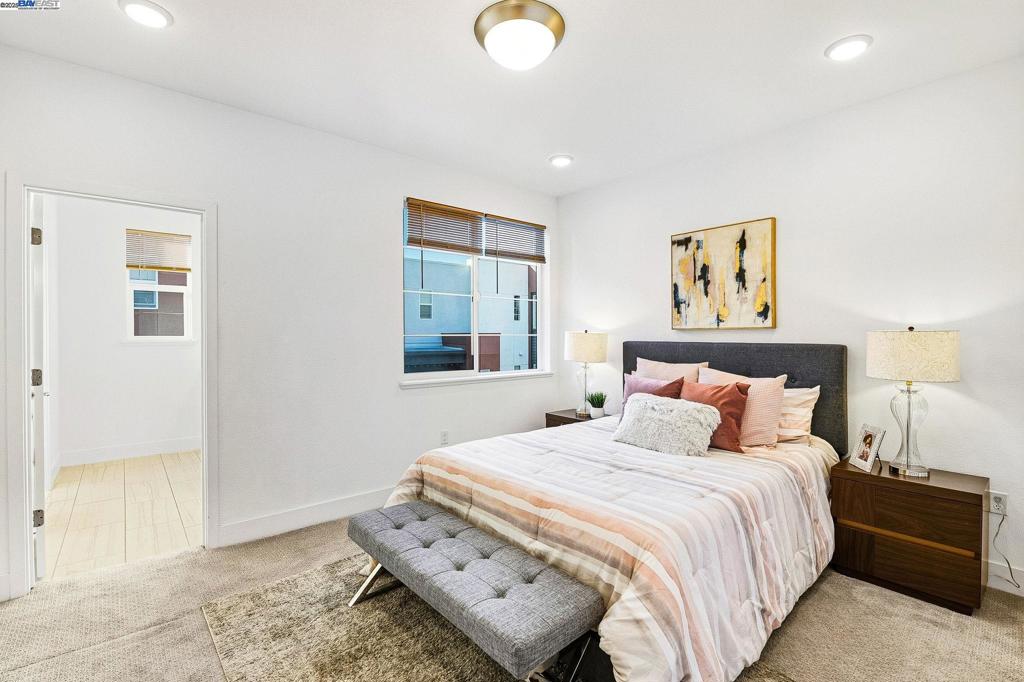 HAYWARD - Residential